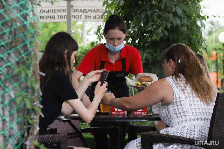Геннадий Онищенко оценил безопасность летние кафе коронавирус