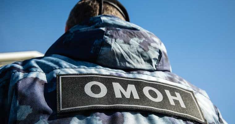 В Минске ОМОН открыл огонь по людям кричавшим с балконов