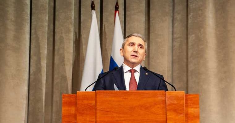 когда губернатор Моор выступит перед депутатами