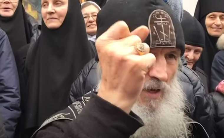 Спецназ судебных приставов (ФССП) в Среднеуральском женском монастыре отца Сергия