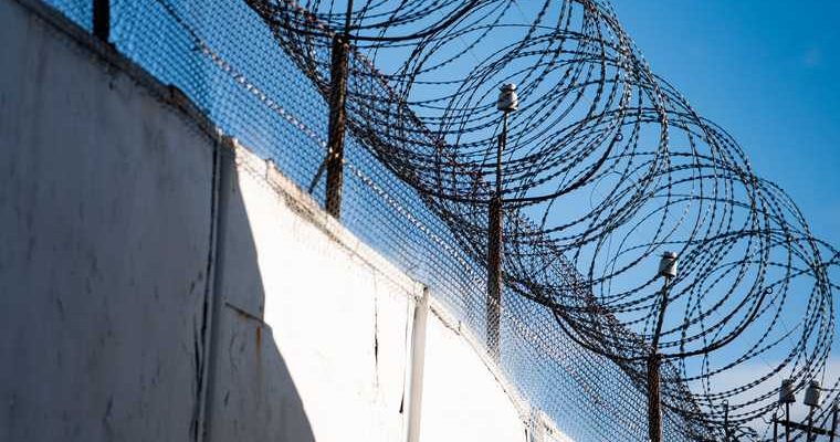 незаконная предпринимательская деятельность