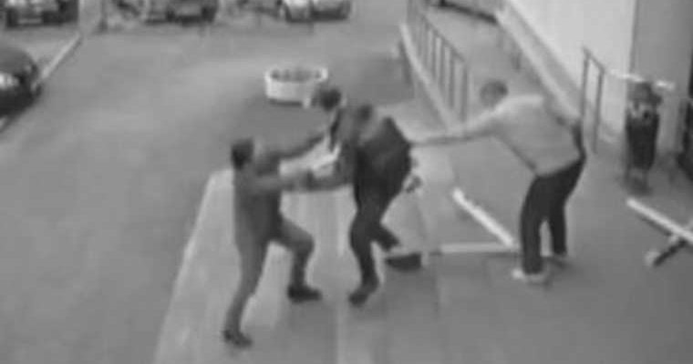 Екатеринбург убийство силовики рулон обоев Росгвардия Свердловская область