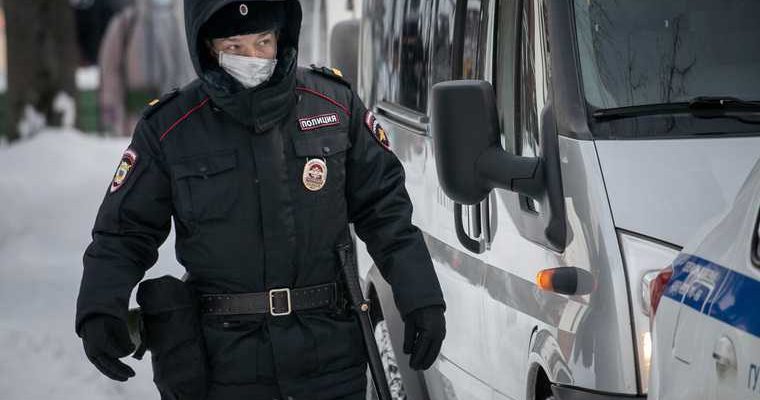 ударил сотрудника полиции