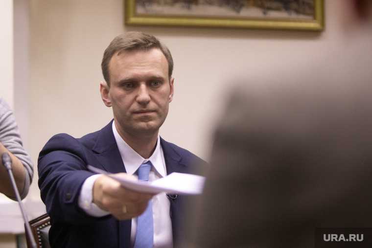 суд отложил дело навального